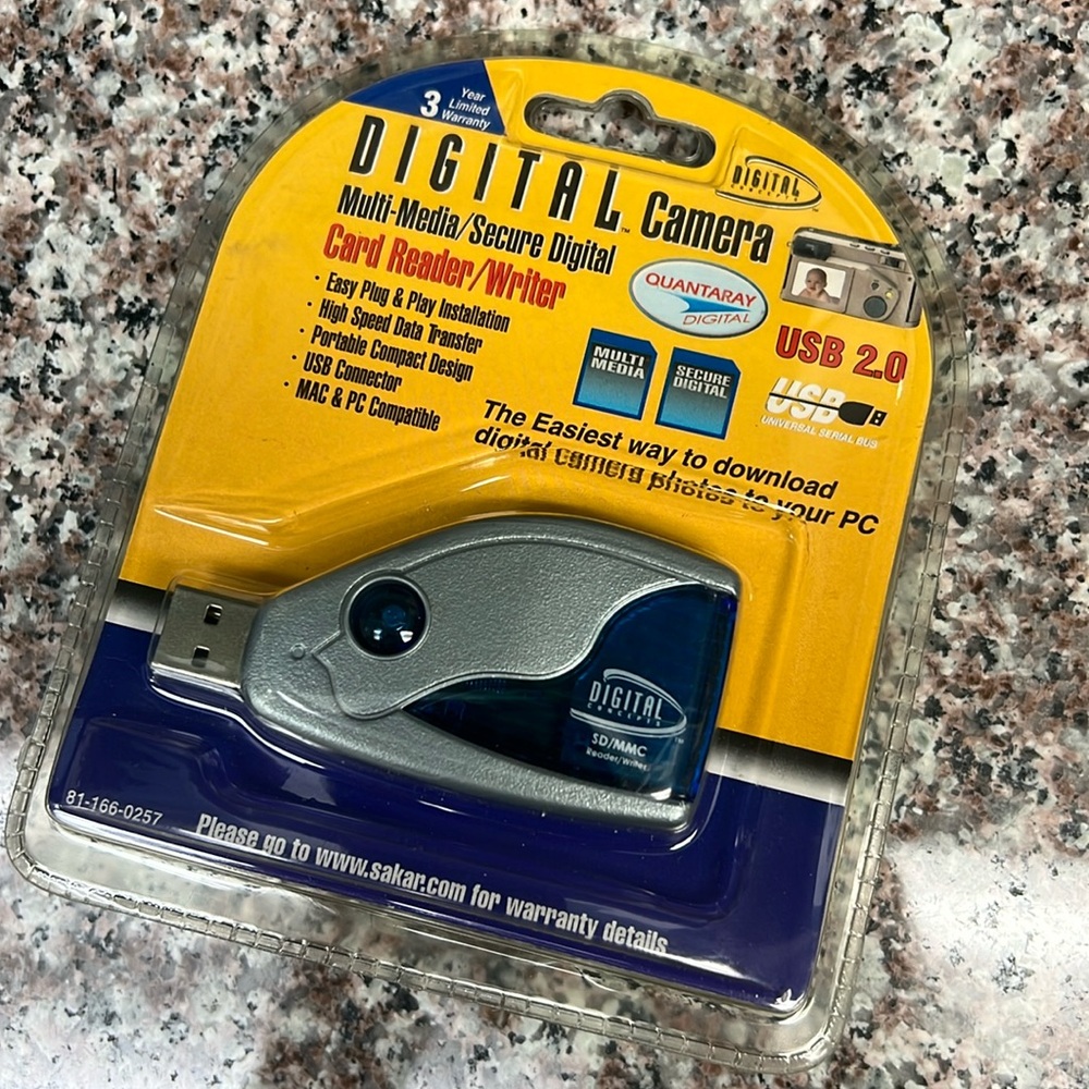 New Digital Camera Multimedia Secure Digital Card Reader/Writer USB 2.0 Sealed